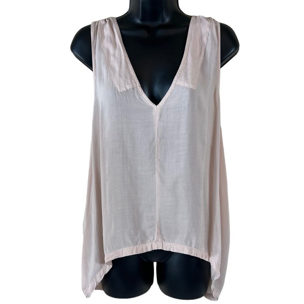 Piko 1988 blush hi lo sleeveless v-neck top